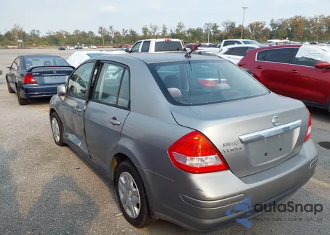 2010 Nissan Versa 1.8S z USA, uszkodzony, nr VIN 3N1BC1AP2AL373503
